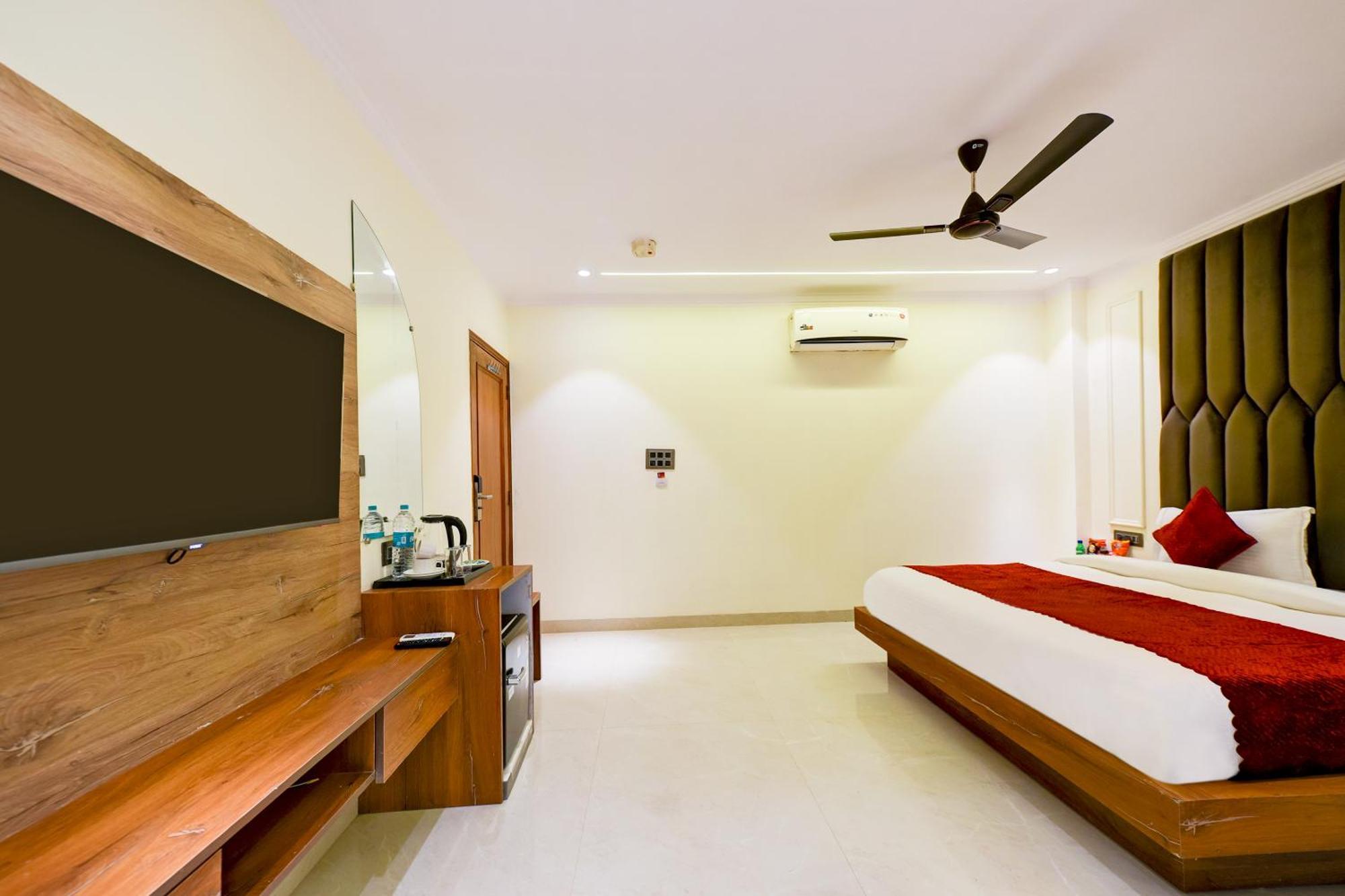 Hotel Surya Plaza Nowe Delhi Zewnętrze zdjęcie