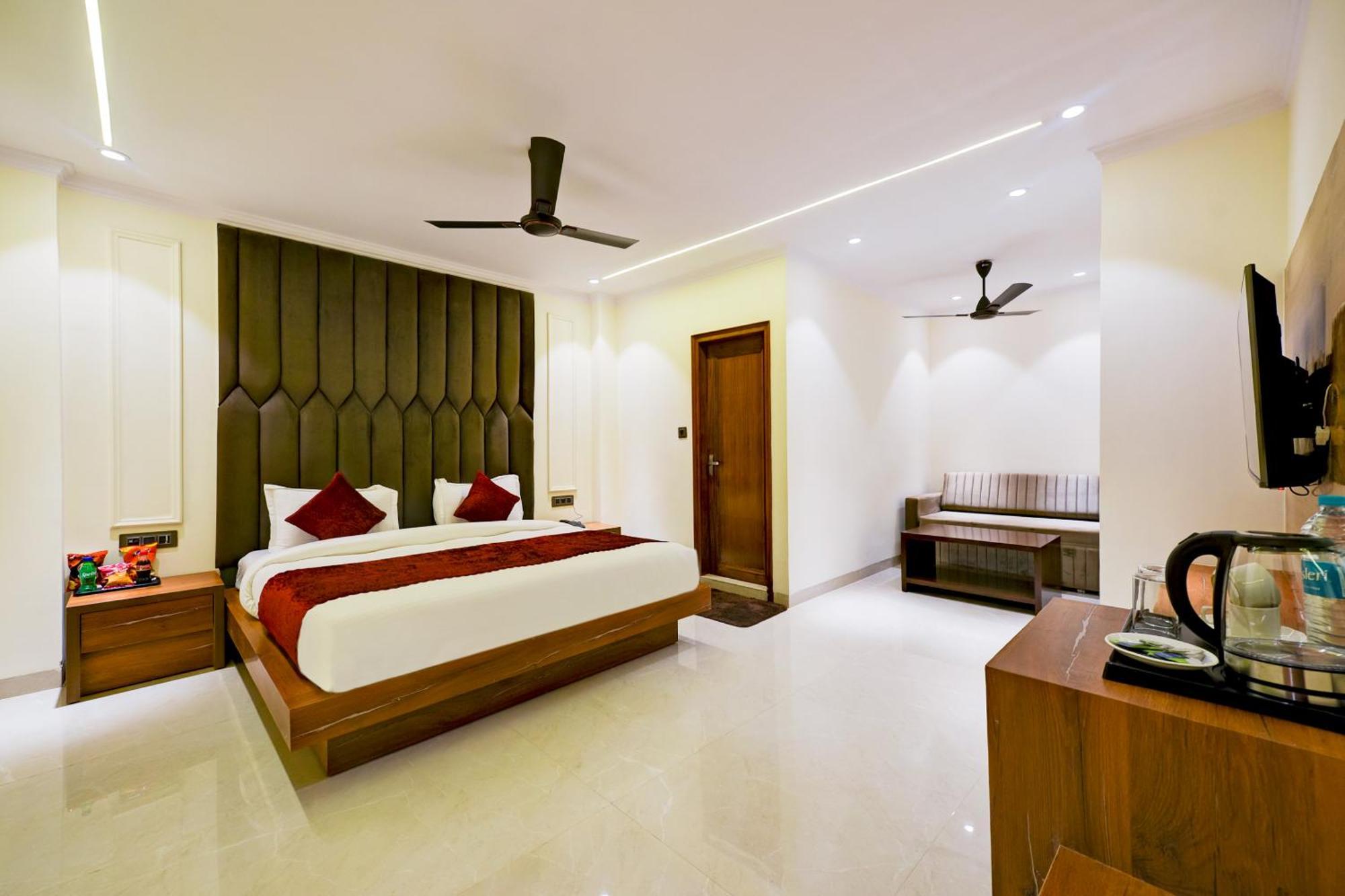 Hotel Surya Plaza Nowe Delhi Zewnętrze zdjęcie