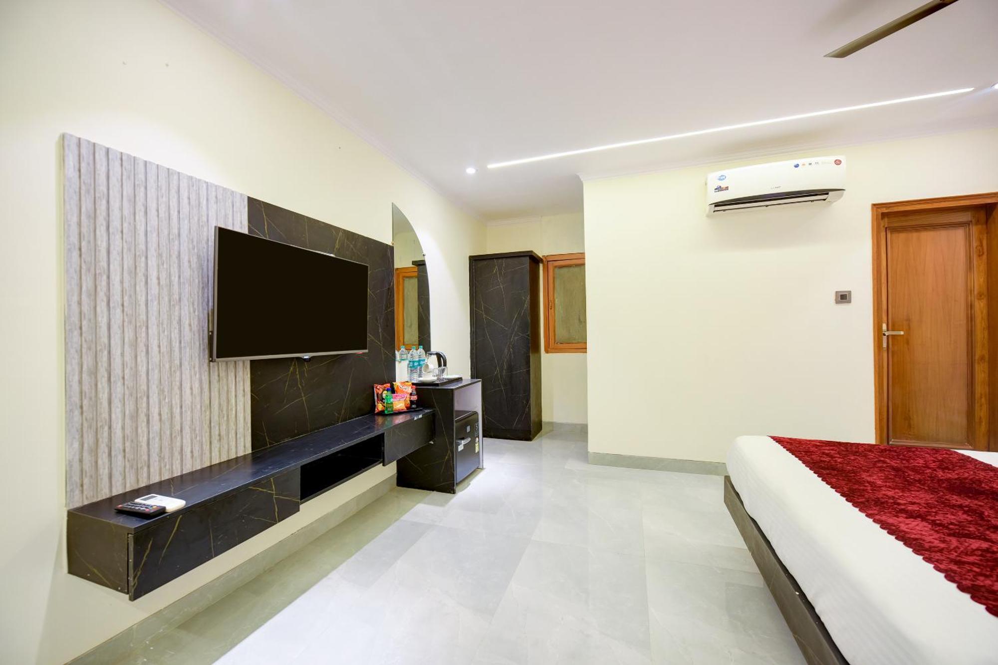 Hotel Surya Plaza Nowe Delhi Zewnętrze zdjęcie