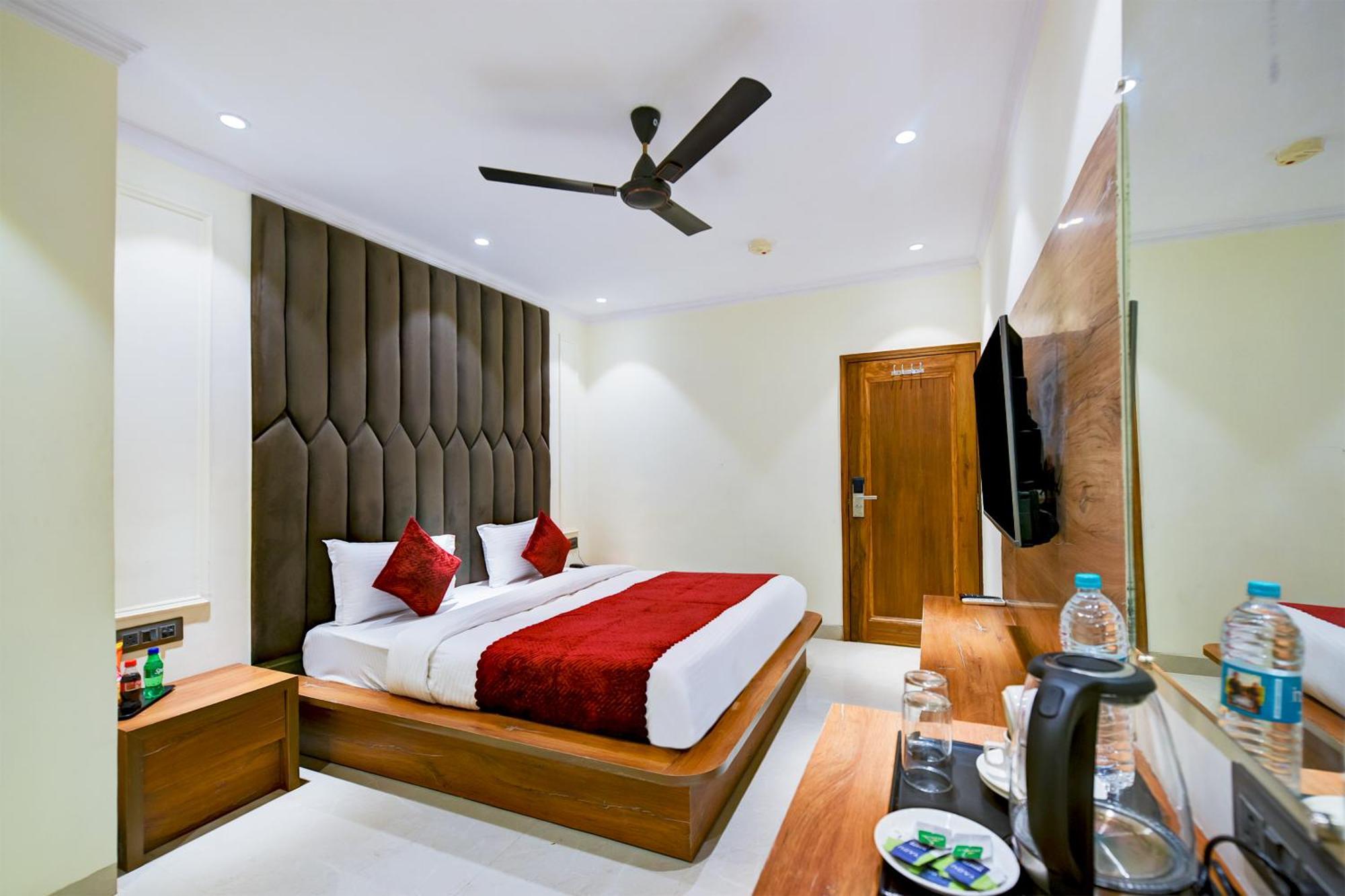 Hotel Surya Plaza Nowe Delhi Zewnętrze zdjęcie