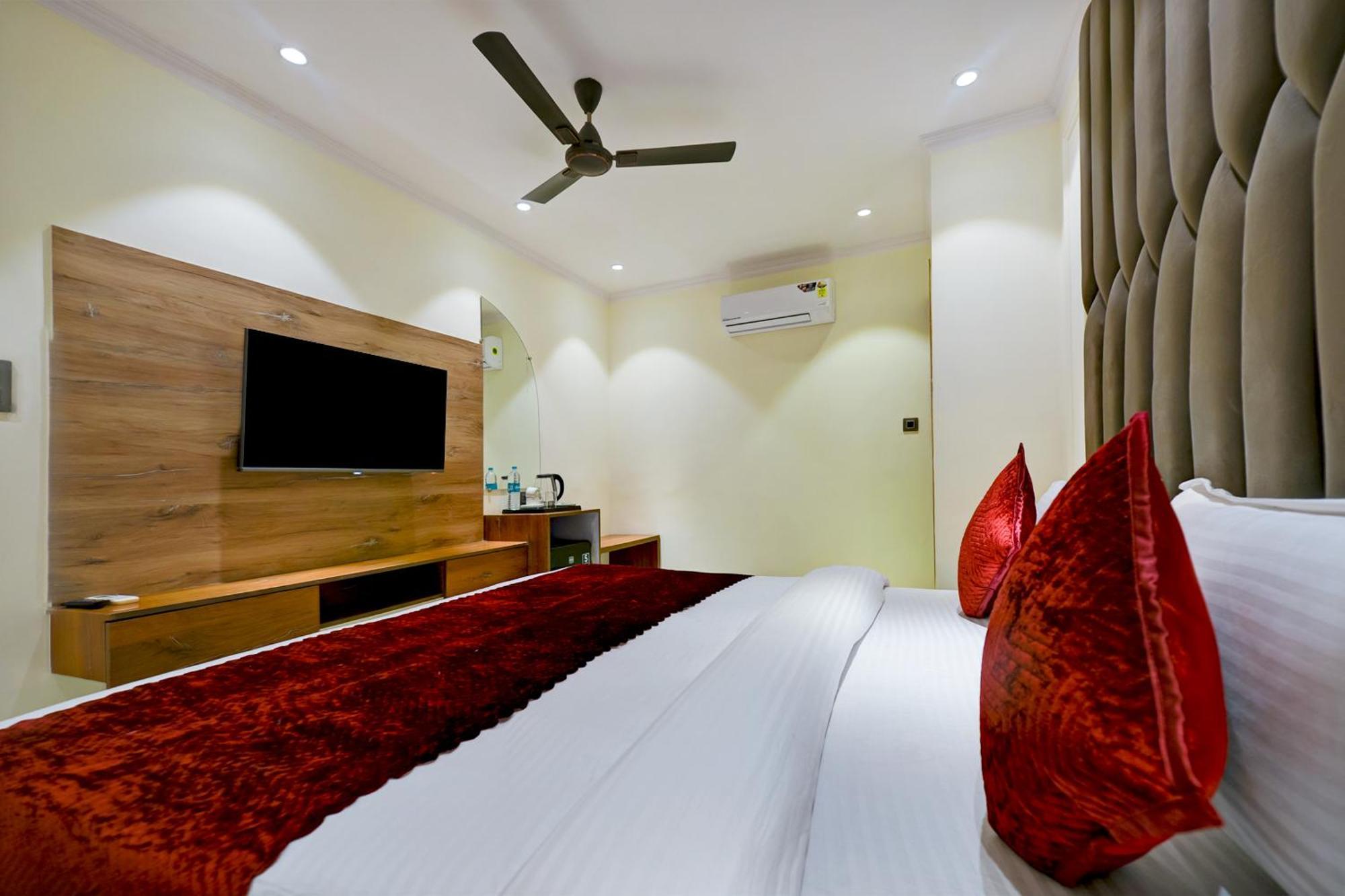Hotel Surya Plaza Nowe Delhi Pokój zdjęcie