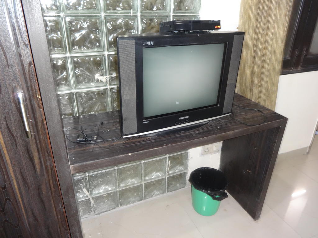 Hotel Surya Plaza Nowe Delhi Pokój zdjęcie