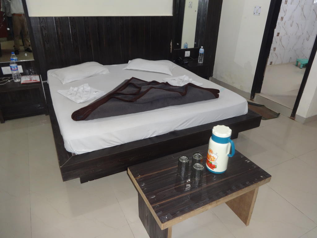 Hotel Surya Plaza Nowe Delhi Pokój zdjęcie