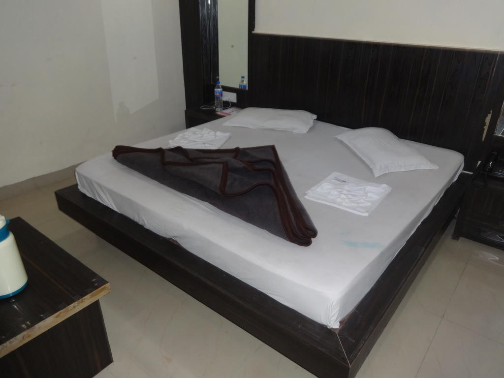Hotel Surya Plaza Nowe Delhi Pokój zdjęcie