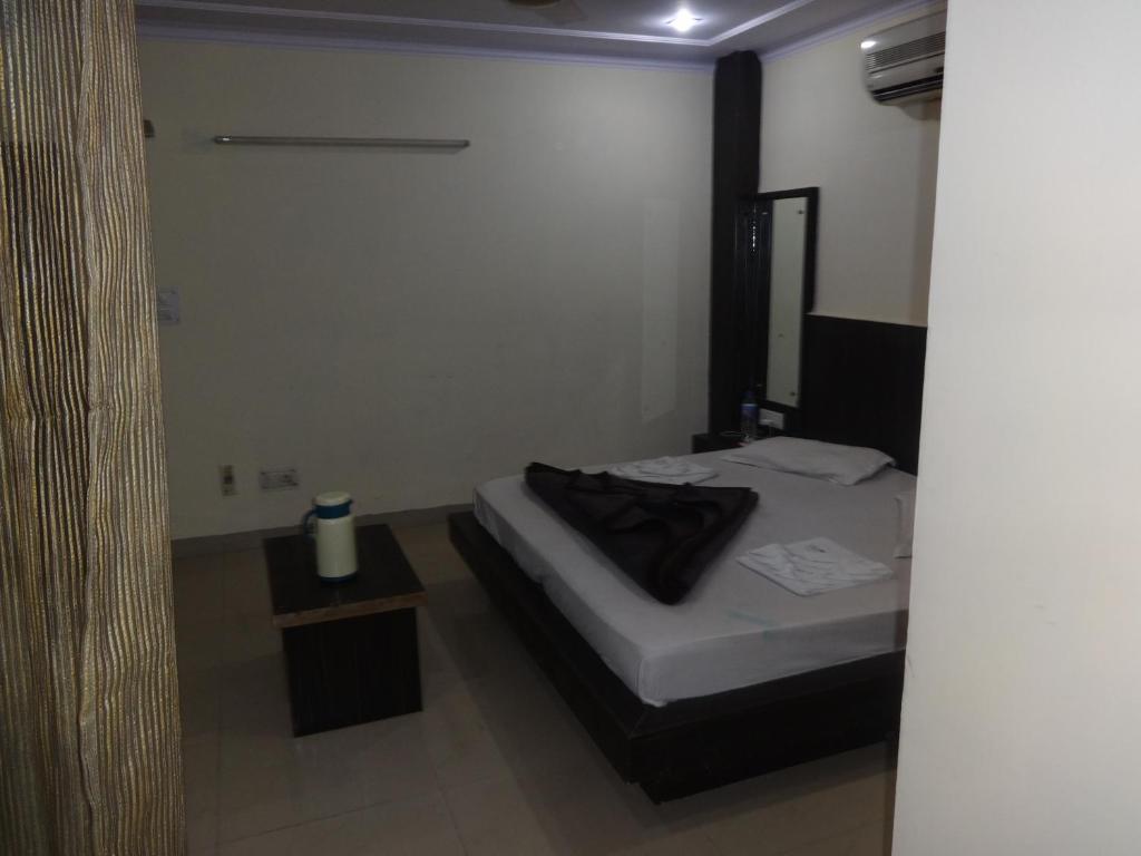 Hotel Surya Plaza Nowe Delhi Zewnętrze zdjęcie