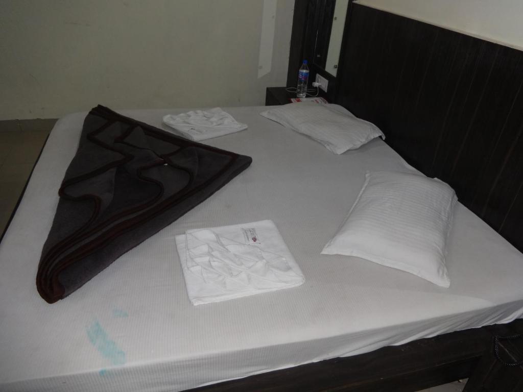 Hotel Surya Plaza Nowe Delhi Zewnętrze zdjęcie